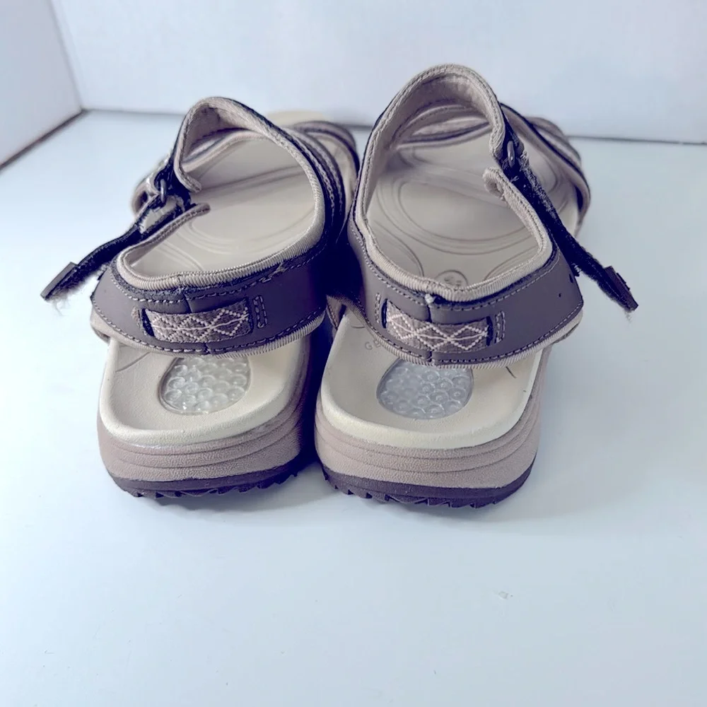 Dr Scholl’s Gel Cushion Women's Gray Sandals  Size 7.5 Velcro Closure - Picture 2 of 10
